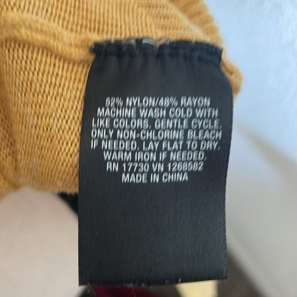 Mossimo Mustard color sweatshirt - Picture 9 of 9